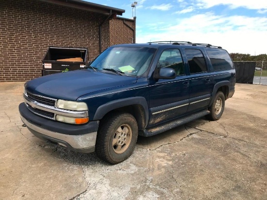 2002 Chevrolet Suburban SUV (TITLE DELAY)