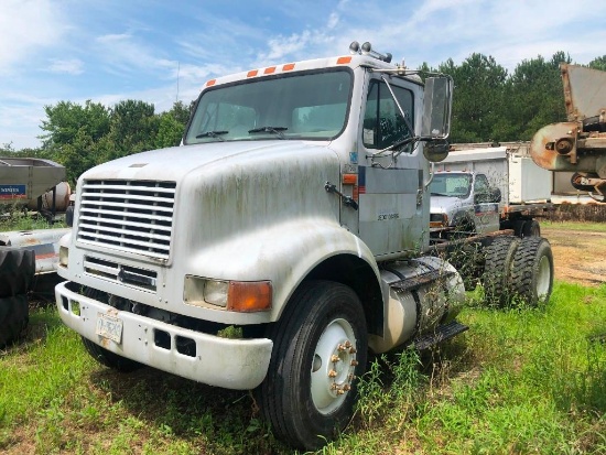 1999 INTERNATIONAL 8100 T/A CAB & CHASSIS (UNIT #7687) (INOPERABLE)
