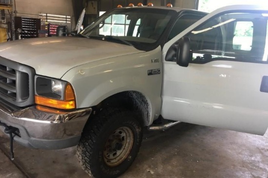 2000 FORD F250 4 x 4 EXTENDED CAB PICKUP TRUCK (UNIT #A6615)