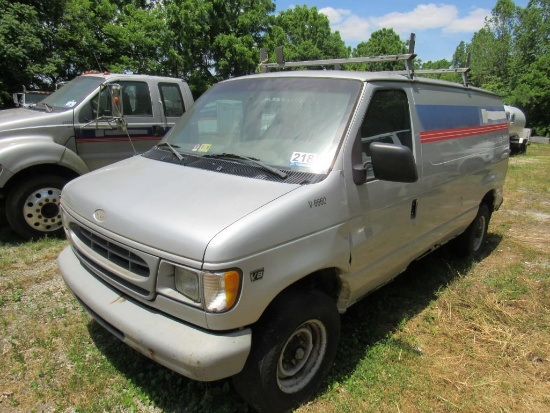 2000 Ford Van E-350 Service Van (Unit # V6660)