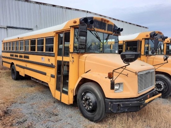 2002 FREIGHTLINER 64 PASS BUS (RUNNING INOPERABLE UNIT)