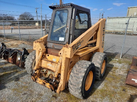 1995 GEHL 5625 SX SKID-STEER WITH ATTACHMENTS