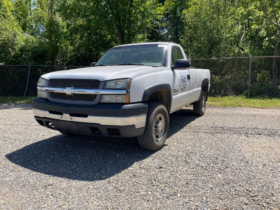 2004 CHEVROLET 2500 PICKUP TRUCK (Lynchburg VDOT # R06752)