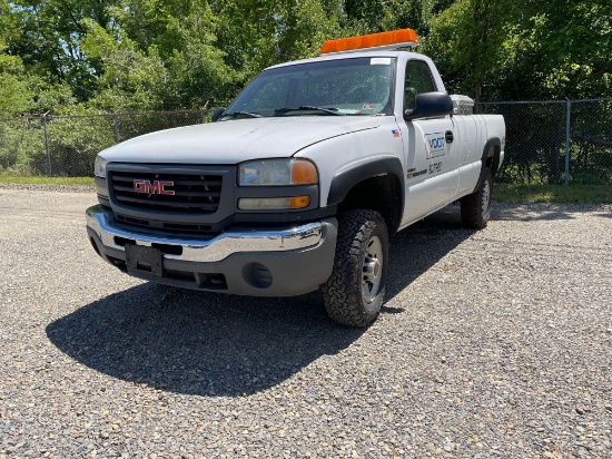 2005 GMC 2500 PICKUP TRUCK (INOP) (Lynchburg VDOT # R07982)