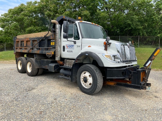 2006 INTERNATIONAL 7600 DUMP TRUCK (Lynchburg VDOT # R05890)