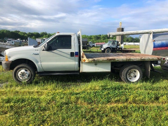 1999 FORD F550 11' FLATBED TRUCK (LOCATION: LEBANON, KY)