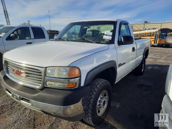 2001 GMC Sierra Pickup Truck, VIN # 1GTHC24111E310686 (TITLE DELAY)