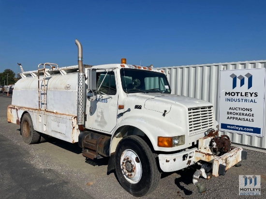 International 4900 Water Truck