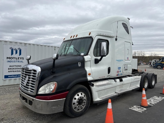 2010 Freightliner Sleeper T/A Road Tractor