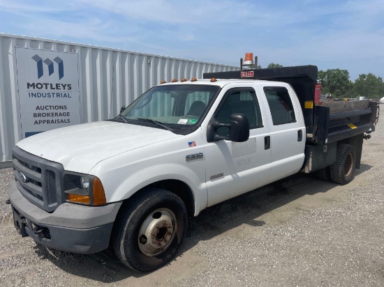 2005 Ford F-350 Crew Cab S/A Dump Truck