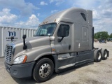 2015 Freightliner Cascadia EVO High Roof Sleeper Road Tractor