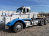 2014 Kenworth T800 Tandem Axle Road Tractor