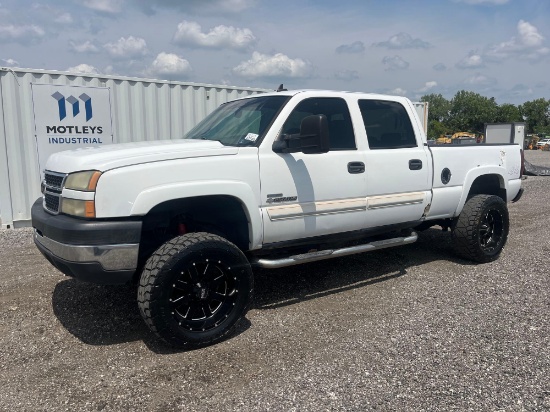 2006 Chevrolet Silverado 2500HD 4x4 Crew Cab Pickup Truck