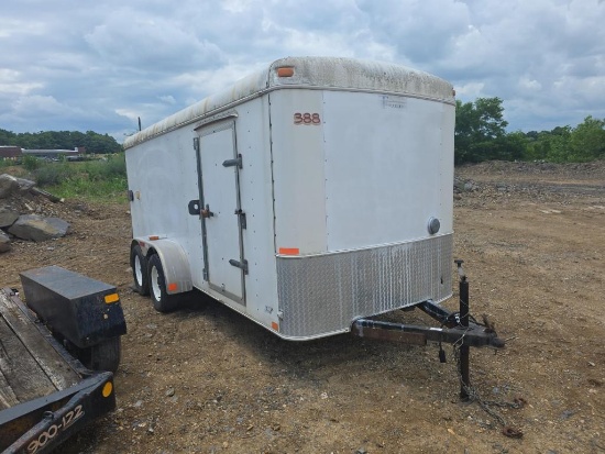 2004 Danzer AV3001 T/A Enclosed Trailer