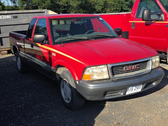 1999 Chevrolet Sonoma Extended Cab Pickup Truck