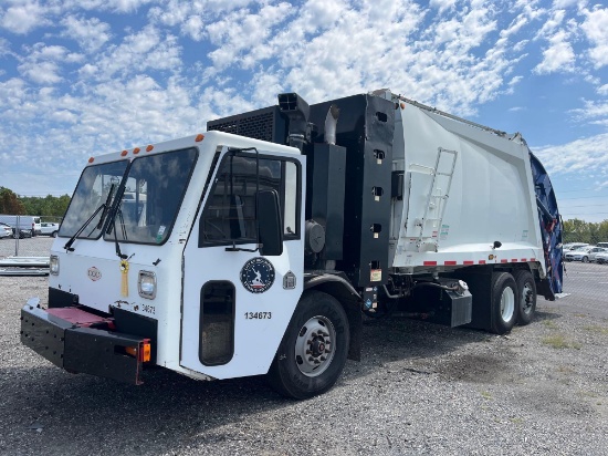 2013 Crane Carrier Low Entry LET2-26 Packer T/A Trash Truck