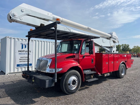 2009 International 4300 Altec 60ft S/A Material Handling Bucket Truck