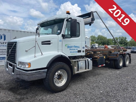 2019 Volvo VHD 22' T/A Roll Off Truck