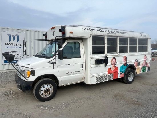 2002 Ford E450 Super Duty Bus