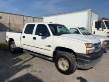 2005 Chevrolet Silverado 2500HD LS 4x4 Crew Cab Pickup Truck