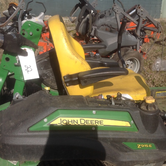 John Deere Z915E zero turn mower