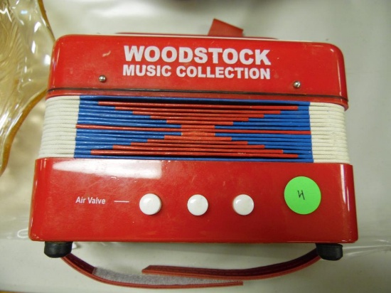 Woodstock music collection child accordian