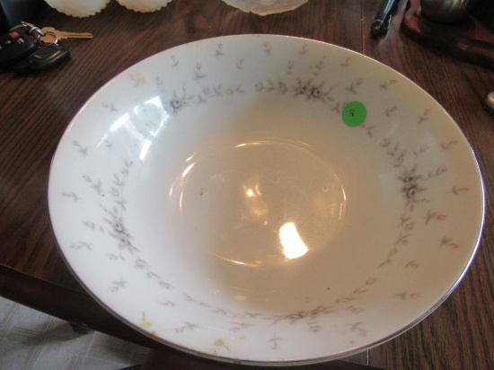 Queen Anne Design Set China Dishes