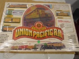 Bachman Union Pacific RR Ho Electric Train Set