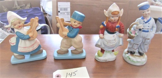 4 Dutch figurines