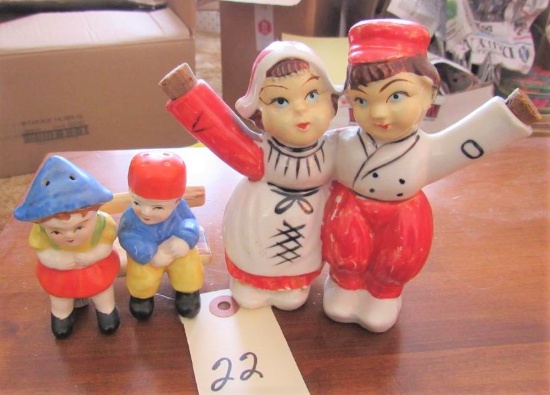 2 Dutch couples figurines