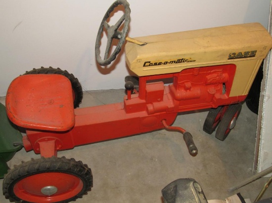 Case-o-matic Peddle Tractor
