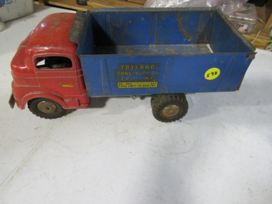 Structo dump truck toy 9