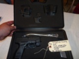 Springfield Armory XD9 9mm w/laser site w/2 clips & holster w/case