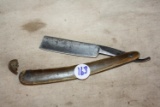 Straight razor. BJ Eyre and Co Late w Greaves and Sons. Sheffield horn Scales