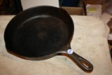 Wagner no. 10 skillet