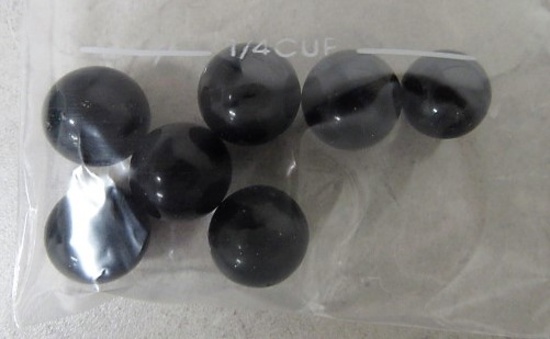 7 black marbles