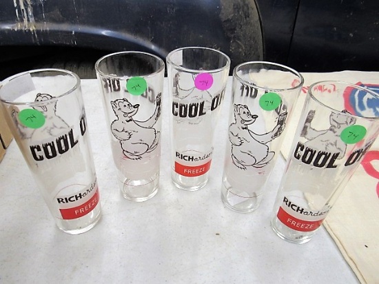 Set of 5 Richardson Rootbeer freeze glasses