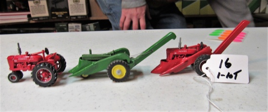 Diecast Mini Corn Pickers w/ Tractor