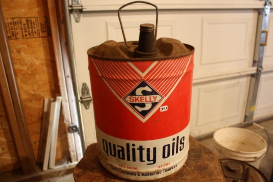 Skelly Oils Can, Oil Derricks