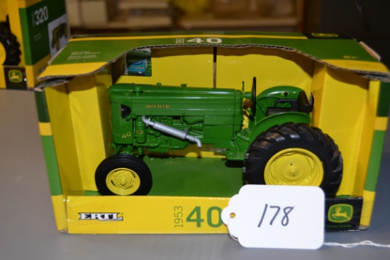 diecast JD 1953 "40" tractor  W/box