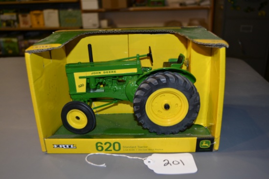 diecast JD "620" tractor  W/box