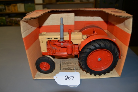 case "600" tractor  W/box