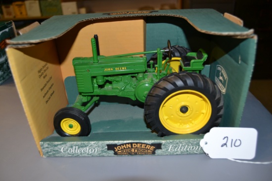 diecast JD "G" wide front tractor W/box
