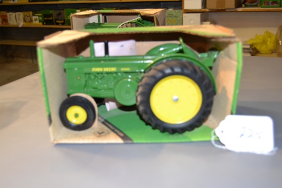 diecast JD "R" tractor W/box