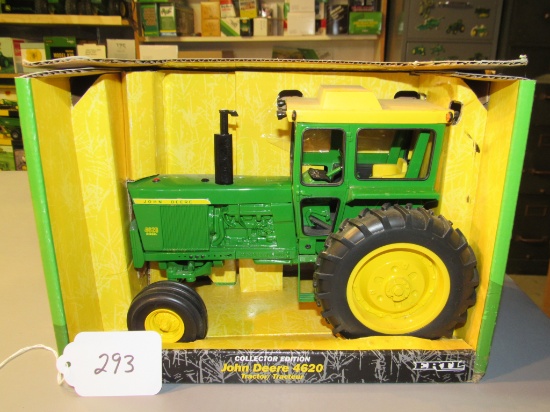 diecast JD "4620" tractor W/box
