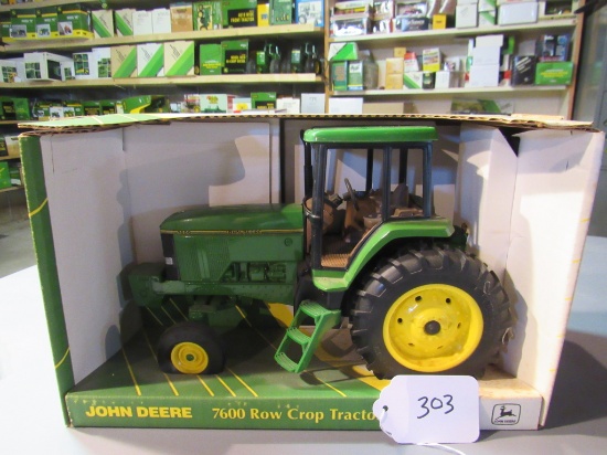 diecast JD "7600" row crop tractor W/box