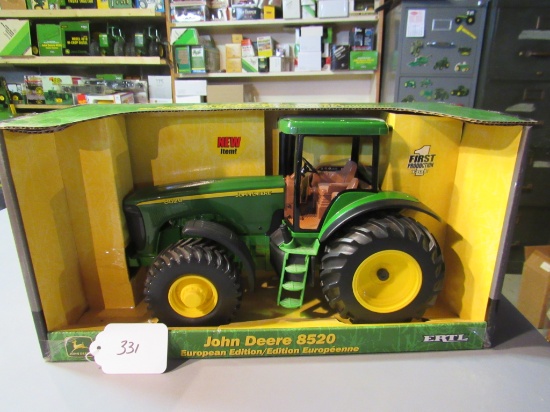 diecast JD "8520" tractor W/box