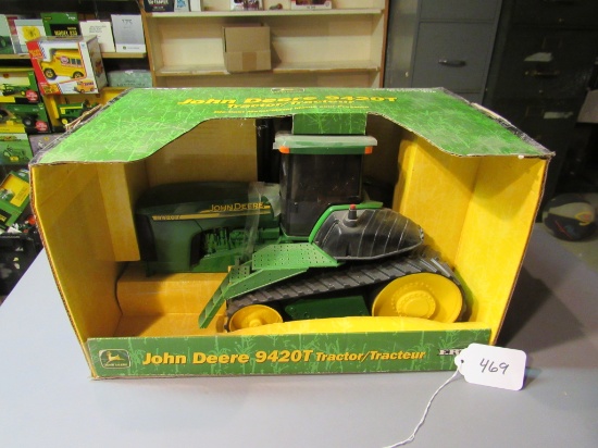 diecast JD "9420 T" track wheels tractor W/box