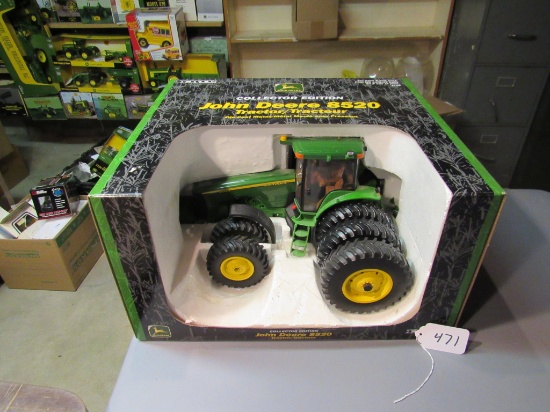 collectors edition diecast JD "8520" tractor W/box