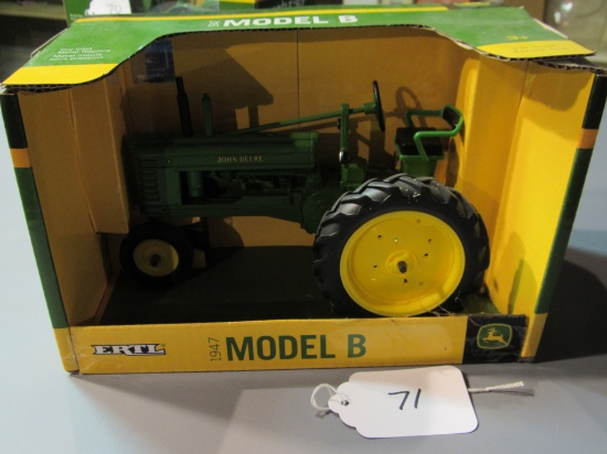 diecast JD 1947 "B" tractor  W/box